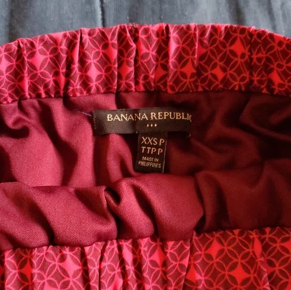 Banana Republic Pink Pleated Midi Skirt - Picture 3 of 3